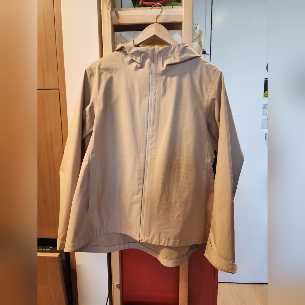 Uniqlo blocktech tan jacket women L